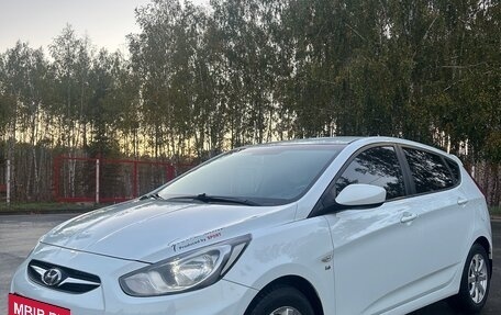 Hyundai Solaris II рестайлинг, 2013 год, 900 000 рублей, 8 фотография