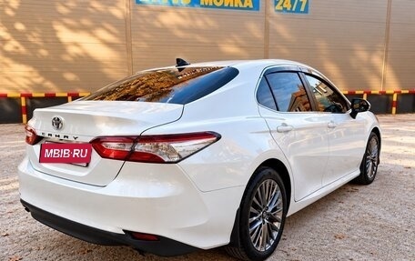 Toyota Camry, 2019 год, 1 990 000 рублей, 6 фотография