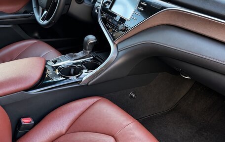 Toyota Camry, 2019 год, 1 990 000 рублей, 12 фотография