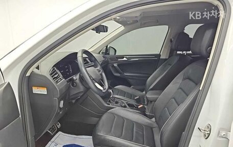 Volkswagen Tiguan II, 2023 год, 3 190 000 рублей, 9 фотография