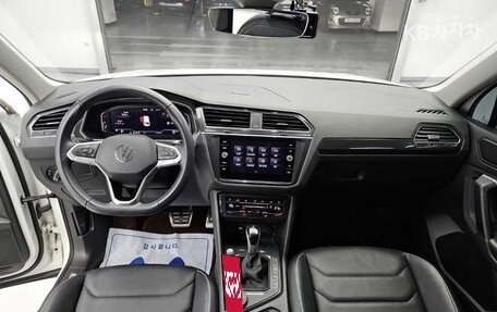 Volkswagen Tiguan II, 2023 год, 3 190 000 рублей, 5 фотография
