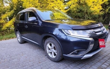 Mitsubishi Outlander III рестайлинг 3, 2016 год, 1 700 000 рублей, 2 фотография