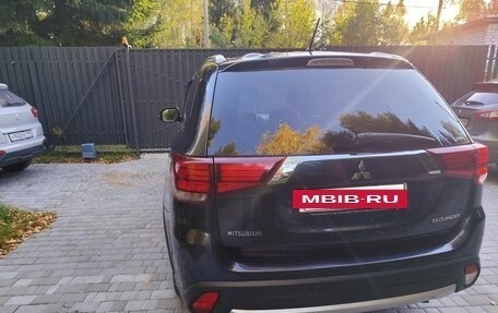 Mitsubishi Outlander III рестайлинг 3, 2016 год, 1 700 000 рублей, 5 фотография