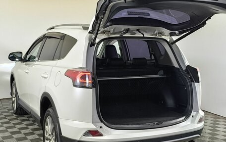 Toyota RAV4, 2017 год, 2 580 000 рублей, 14 фотография