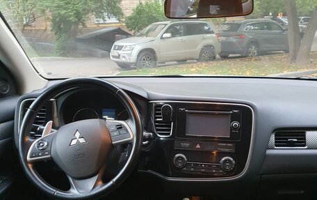 Mitsubishi Outlander III рестайлинг 3, 2012 год, 1 100 000 рублей, 9 фотография