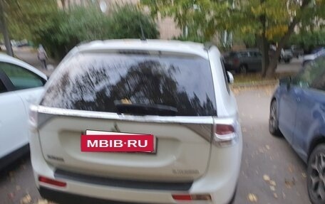 Mitsubishi Outlander III рестайлинг 3, 2012 год, 1 100 000 рублей, 3 фотография