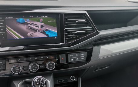 Volkswagen Multivan T6 рестайлинг, 2019 год, 5 650 000 рублей, 16 фотография