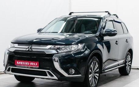 Mitsubishi Outlander III рестайлинг 3, 2019 год, 2 199 000 рублей, 1 фотография