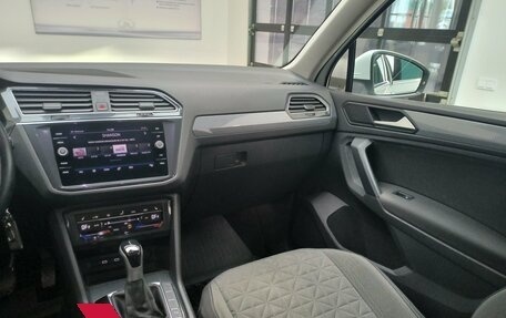 Volkswagen Tiguan II, 2020 год, 3 150 000 рублей, 28 фотография