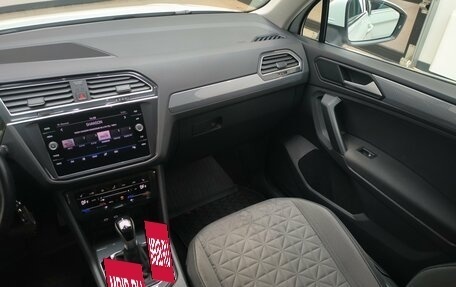 Volkswagen Tiguan II, 2020 год, 3 150 000 рублей, 27 фотография