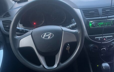 Hyundai Solaris II рестайлинг, 2015 год, 700 000 рублей, 10 фотография