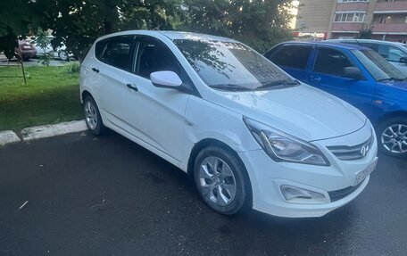 Hyundai Solaris II рестайлинг, 2015 год, 700 000 рублей, 7 фотография