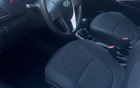 Hyundai Solaris II рестайлинг, 2015 год, 700 000 рублей, 3 фотография