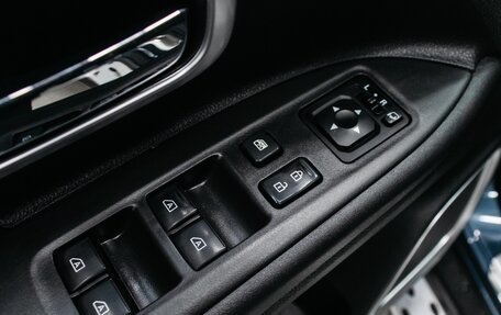 Mitsubishi Outlander III рестайлинг 3, 2019 год, 2 199 000 рублей, 10 фотография