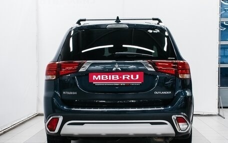 Mitsubishi Outlander III рестайлинг 3, 2019 год, 2 199 000 рублей, 5 фотография