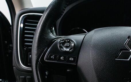 Mitsubishi Outlander III рестайлинг 3, 2019 год, 2 199 000 рублей, 18 фотография