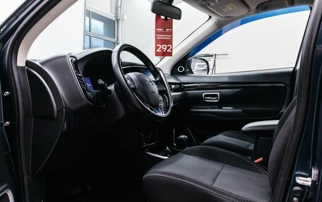 Mitsubishi Outlander III рестайлинг 3, 2019 год, 2 199 000 рублей, 17 фотография