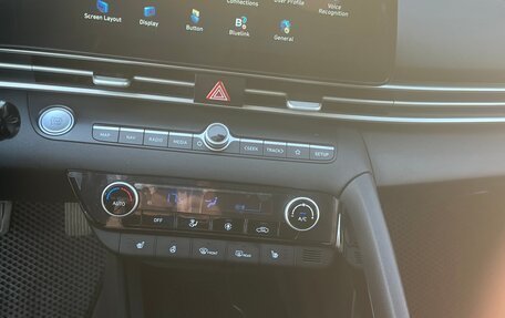 Hyundai Elantra, 2023 год, 1 980 000 рублей, 10 фотография