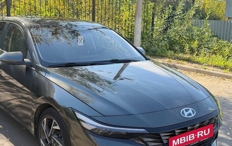 Hyundai Elantra, 2023 год, 1 980 000 рублей, 16 фотография