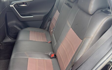 Toyota RAV4, 2020 год, 2 850 000 рублей, 10 фотография