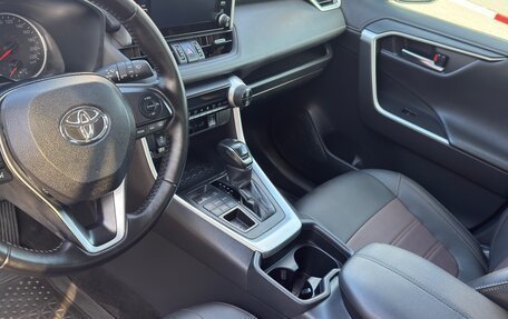 Toyota RAV4, 2020 год, 2 850 000 рублей, 7 фотография