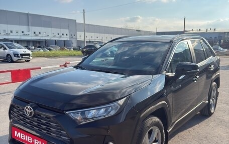 Toyota RAV4, 2020 год, 2 850 000 рублей, 6 фотография