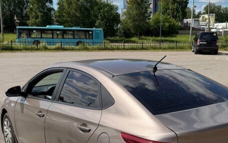 Hyundai Solaris II рестайлинг, 2019 год, 630 000 рублей, 3 фотография
