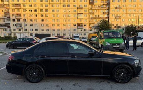 Mercedes-Benz E-Класс, 2018 год, 2 300 000 рублей, 3 фотография