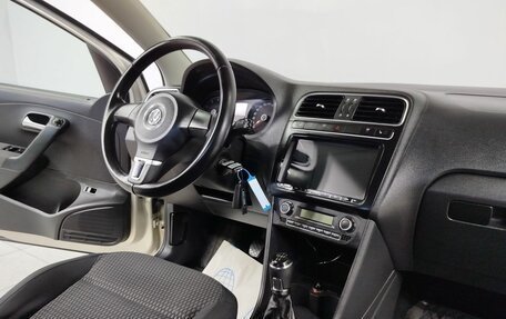 Volkswagen Polo VI (EU Market), 2011 год, 870 000 рублей, 14 фотография