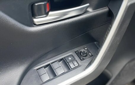 Toyota RAV4, 2020 год, 2 950 000 рублей, 11 фотография