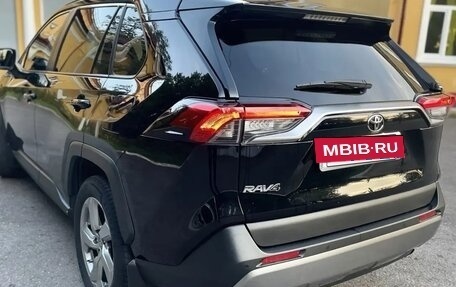 Toyota RAV4, 2020 год, 2 950 000 рублей, 6 фотография