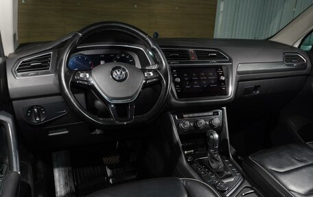 Volkswagen Tiguan II, 2018 год, 1 898 000 рублей, 6 фотография