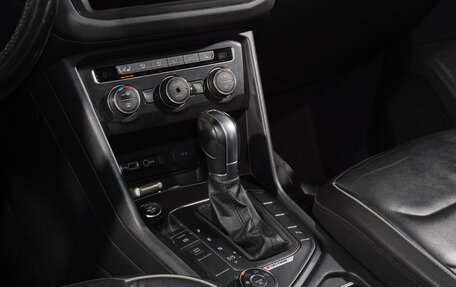 Volkswagen Tiguan II, 2018 год, 1 898 000 рублей, 17 фотография
