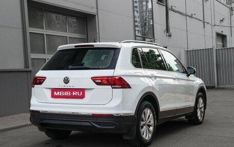 Volkswagen Tiguan II, 2021 год, 2 600 000 рублей, 4 фотография