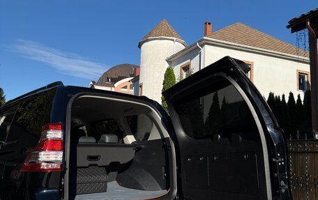 Toyota Land Cruiser Prado 150 рестайлинг 2, 2016 год, 4 200 000 рублей, 21 фотография