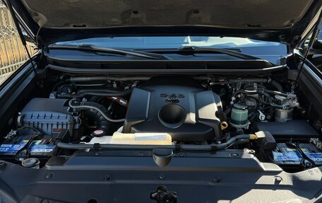 Toyota Land Cruiser Prado 150 рестайлинг 2, 2016 год, 4 200 000 рублей, 23 фотография