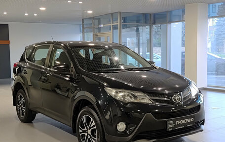 Toyota RAV4, 2015 год, 2 350 000 рублей, 6 фотография