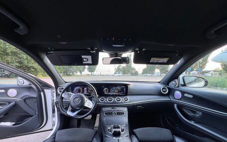 Mercedes-Benz E-Класс, 2018 год, 3 500 000 рублей, 9 фотография