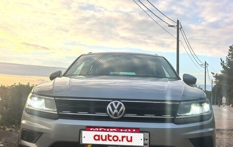 Volkswagen Tiguan II, 2019 год, 2 050 000 рублей, 2 фотография