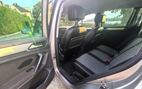 Volkswagen Tiguan II, 2019 год, 2 050 000 рублей, 11 фотография