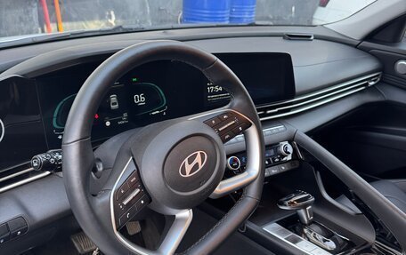 Hyundai Elantra, 2023 год, 2 320 000 рублей, 8 фотография