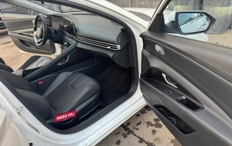Hyundai Elantra, 2023 год, 2 320 000 рублей, 11 фотография