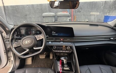 Hyundai Elantra, 2023 год, 2 320 000 рублей, 12 фотография
