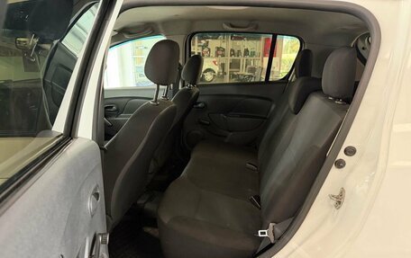 Renault Sandero II рестайлинг, 2015 год, 745 000 рублей, 13 фотография