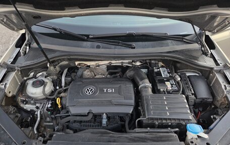 Volkswagen Tiguan II, 2018 год, 3 400 000 рублей, 17 фотография