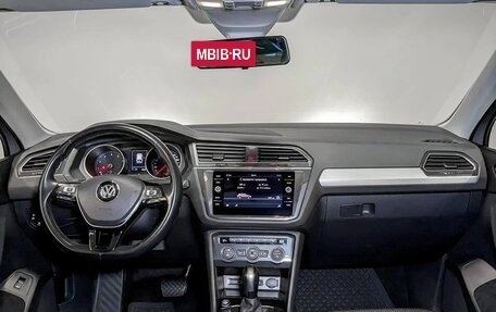 Volkswagen Tiguan II, 2019 год, 2 700 000 рублей, 10 фотография