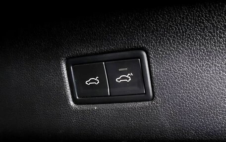 Volkswagen Tiguan II, 2019 год, 2 700 000 рублей, 16 фотография