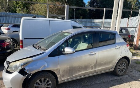Toyota Vitz, 2012 год, 350 000 рублей, 4 фотография
