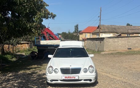 Mercedes-Benz E-Класс, 2001 год, 840 000 рублей, 2 фотография