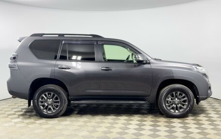 Toyota Land Cruiser Prado 150 рестайлинг 2, 2014 год, 3 464 900 рублей, 5 фотография